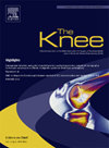 KNEE雜志封面